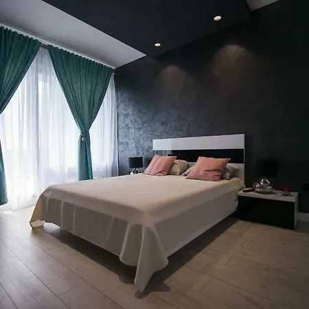 Inchiriez Apartament In Mamaia Nord アパート ナボダリ